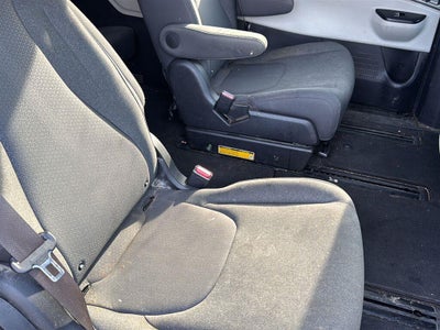 2022 Kia Carnival LX