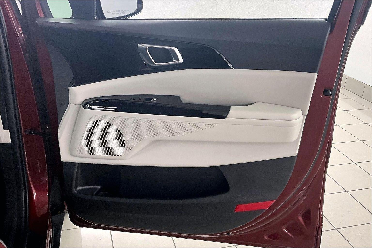 2023 Kia Carnival SX